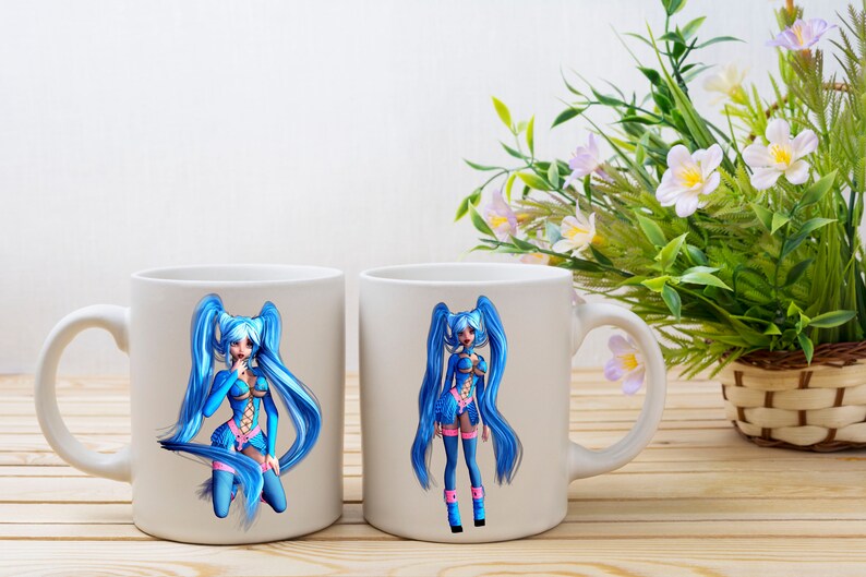 Pu&ograve; includere: Due tazze in ceramica bianca con un personaggio anime dai capelli blu stampato su ciascuna. Il personaggio sulla tazza a sinistra &egrave; inginocchiato con le mani giunte davanti a s&eacute;. Il personaggio sulla tazza a destra &egrave; in piedi con le mani sui fianchi.