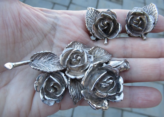 Vintage brooch and earring sets deals