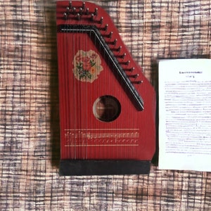 Vintage Musima zither 20 strings in red with flower motif, wooden Guitar, stringed musical instrument, German zither Guitar, acoustic Guitar