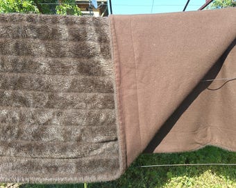 Vintage Luxury Brown Faux Fur Throw Blanket, Reversible Chocolate Brown Fleece Lining, Cozy Cabin Decor, farmhouse Bedroom Bedspread cottage