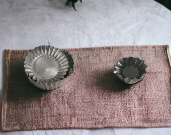 Vintage Metal Cupcake Molds: Flower Baking Tins