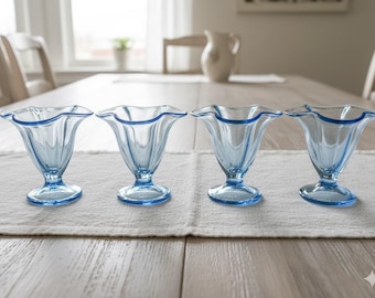 ガラスボトルとカップのセット ヴィンテージの虹色ガラスボトルと台座付き皿のセット - Etsy 日本