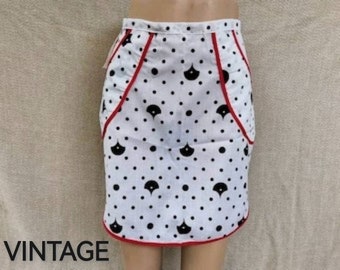 White half apron with black pattern and red edge, Retro waist apron, old fashioned apron, farmhouse work apron, Black and White bbq apron