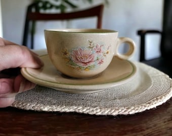 Vintage set of 4 beige coffee cups with saucers with flower motif, espresso cups set, espresso Shot Cup, turkish Coffee set, cappuccino cups