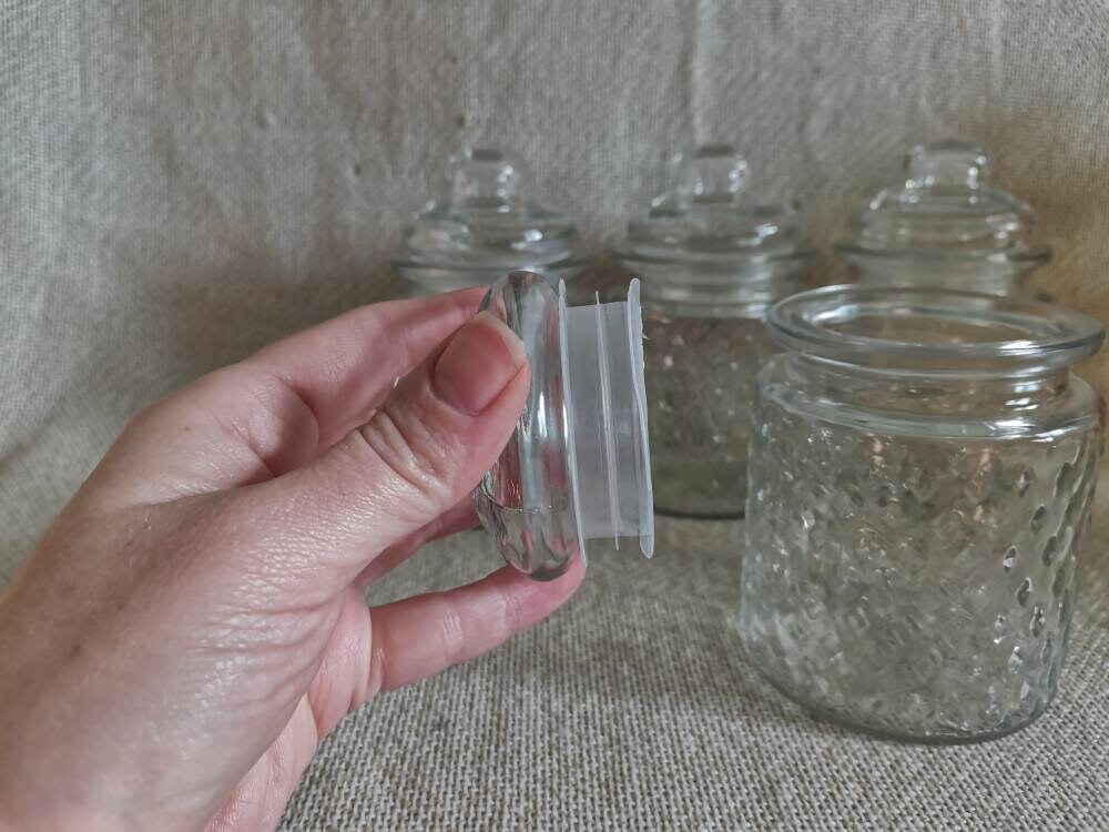 Vintage Glass Spice Jars, Set of 4 Diamond Glass Spice Containers, Antique  Spice Jar, Condiment Container, Spice Organizer, Salt Box, Garlic 