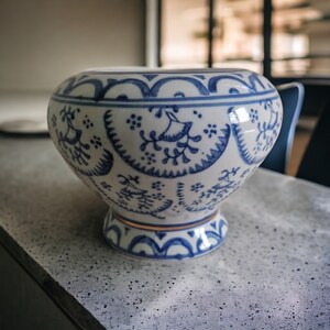 Vintage small Ceramic vase, white and blue short bud vase, Chinese Hand painted vase, mini porcelain vase, small flower pot, cute cool vase