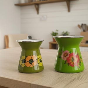 Vintage groen geëmailleerde Turkse koffiepot met bloemdessin, Cezve met handvat, emaille collectible keukendecorcadeau, melkwarmerpot