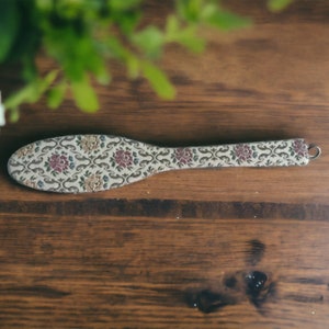 Vintage Clothes Brush with Wooden Handle and floral tapestry back, scrubbing brush, lint brush, clothes brush, dresser accessories, broom