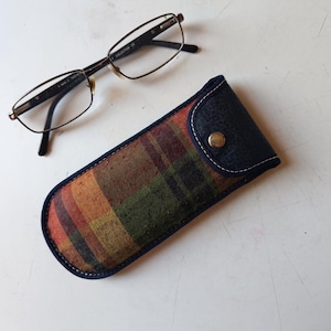 Vintage plaid eyeglasses case, hard colorful glasses protector, reading glasses case, cute travel glasses case, eyewear case, glasses holder