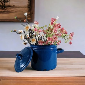 Blue enamel saucepan with lid, country kitchen cookware, Retro saucepan with handles, Retro stewpan, enameled Cooking pot, country blue chic