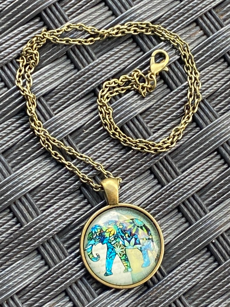 Elephant pendant and chain