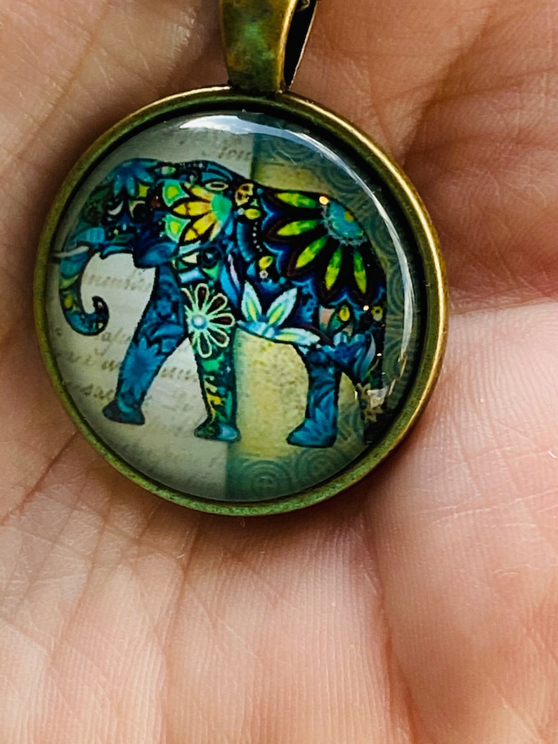 Elephant pendant and chain