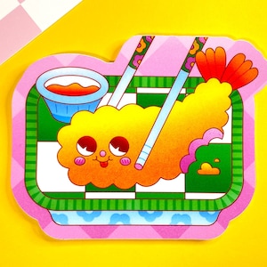 K&ouml;nnte beinhalten: Eine Cartoon-Illustration eines Tellers mit gebratenen Garnelen mit St&auml;bchen und einer kleinen Sch&uuml;ssel Dipsauce. Die Garnele ist gelb und orange mit einem l&auml;chelnden Gesicht und einer roten Schwanzflosse. Der Teller ist rosa mit einem gr&uuml;n-wei&szlig; karierten Muster.