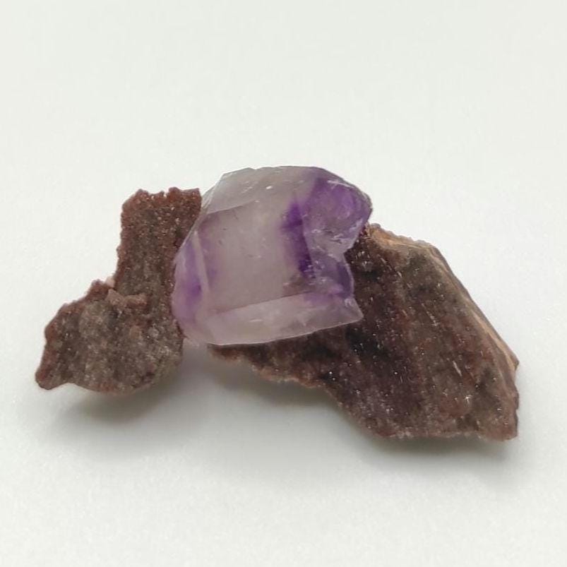 カザフスタン産アメジスト 4g - 紫アメジストクリスタル - バルハシ湖