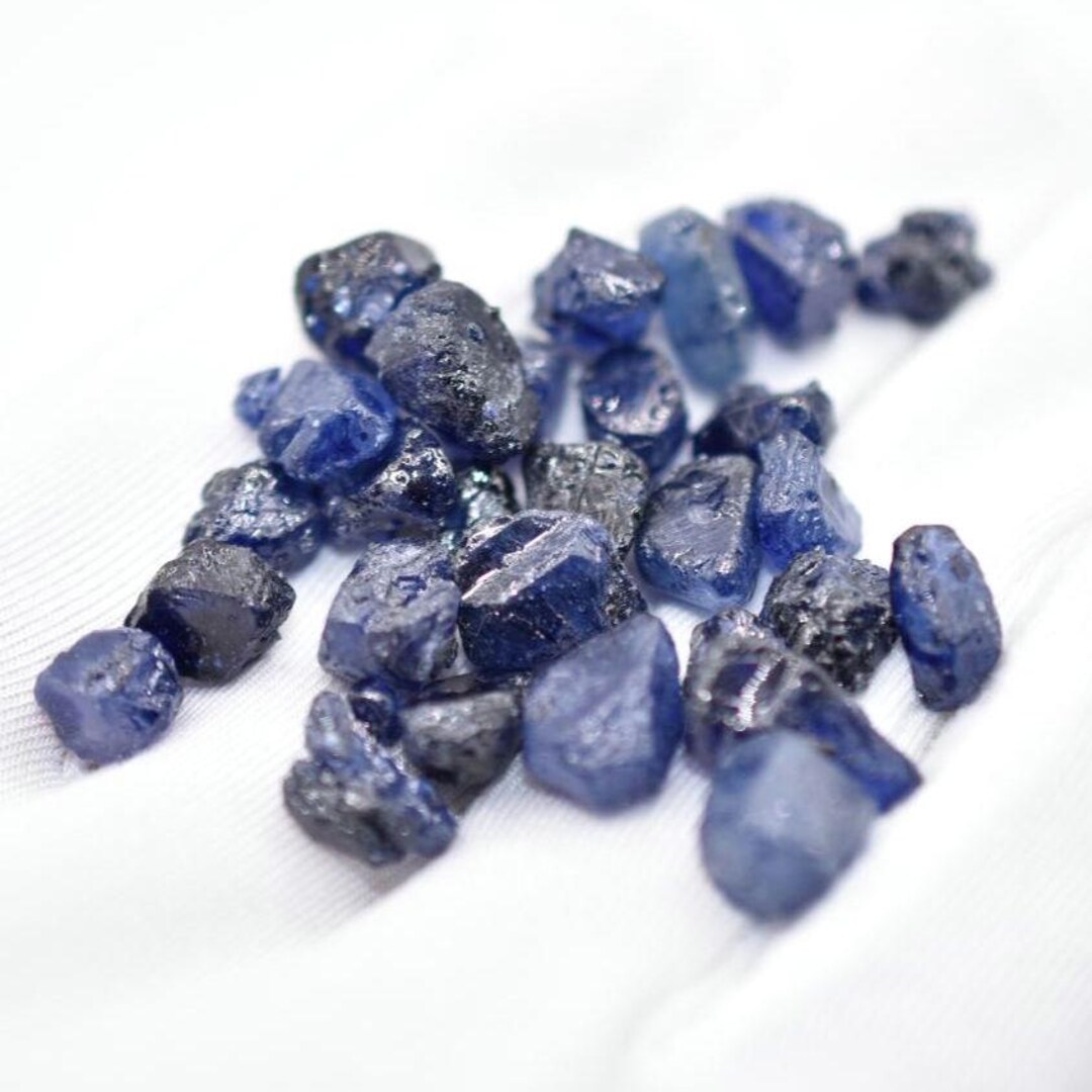 Saphir Bleu Brut Non Traité 2.89 Carats, Provenance Kenya, Propre Et Translucide - Pièce Pour Collection Ou Création