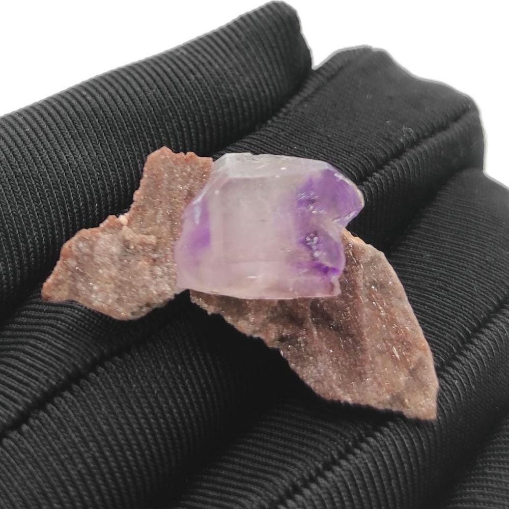 カザフスタン産アメジスト 4g - 紫アメジストクリスタル - バルハシ湖