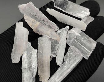 33 g (12 stuks) kunzietkristal Lot - natuurlijke ruwe kunziet - lichtroze kunzietkristallen - ruwe kunzietedelstenen - kunziet uit Afghanistan