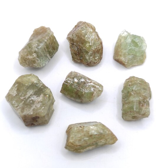 グリーンアパタイト【APATITE/燐灰石】カナダ トリーヒル 21g カナダ、オンタリオ州トリーヒル産 106 カラット グリーン アパタイト