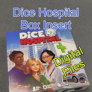 以下が含まれることがあります： 医療スタッフのイラストが描かれた「Dice Hospital」というタイトルのボードゲームの箱。箱には「Digital Files」という文字があり、10歳以上で1〜4人でプレイできるゲームであることが示されています。箱のインサートは灰色の表面にあります。