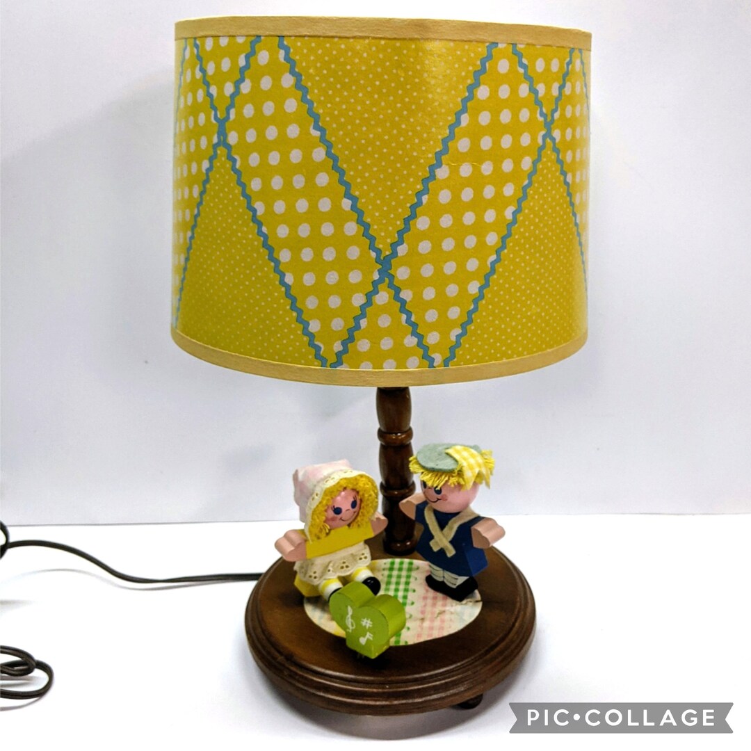 Vintage 1982 Judi's Originals Nursery Portable Musical Wood Lamp Boy