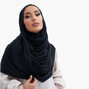 Instant Hijab, Ready to Wear Lyocell Scarf, No Pin Stretch Head Cover, Soft & Breathable Modest Wrap, Modest Hijab Wear, Muslim Headscarf