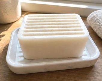 Handmade Oatmeal Goat Milk Soap Bar, Honey Scented, Exfoliating Body Wash