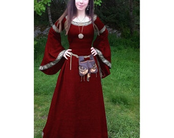 medieval women's dresses