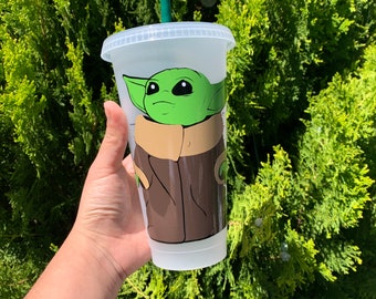 Baby Yoda Inspiré Starbucks Cup