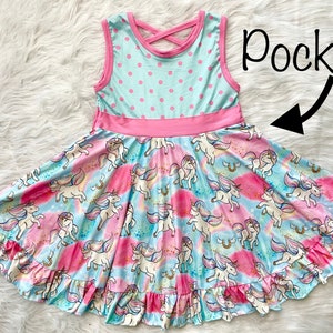 Vestido rodado com unicórnio e bolinhas, para meninas, bebês e crianças pequenas. Vestido regata, macio, com babados, sem mangas, nas cores azul, rosa e verde-água.