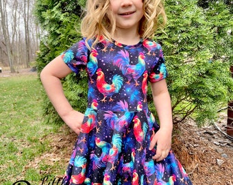 Rainbow Chickens Rooster Twirly Dress, slinky, meisjes, zakken, dierenprint, boerderij, kronkel, kinderen, zwart, kleine jurk shoppe, geribbeld, kip