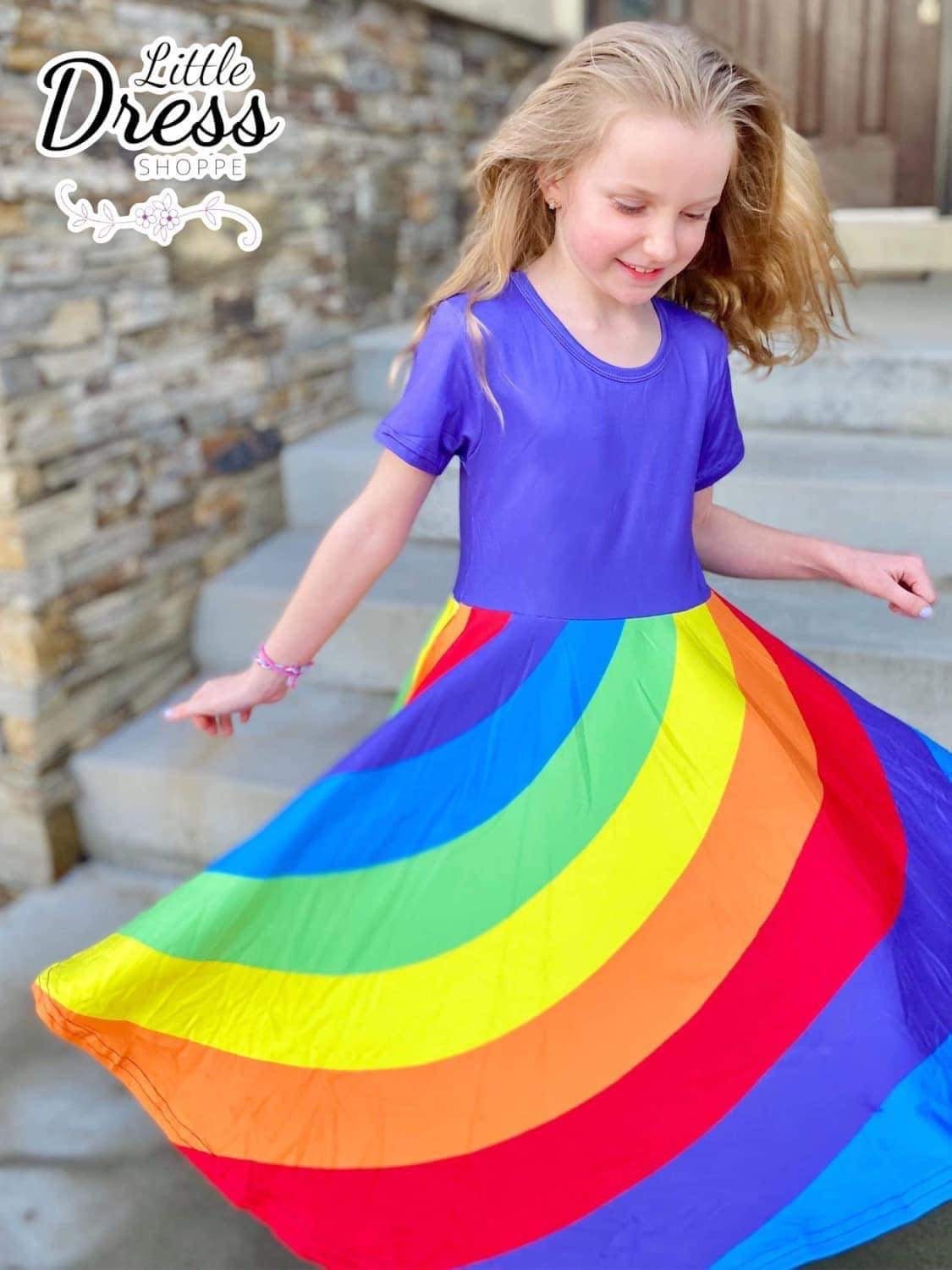 Abito arcobaleno viola, mezza manica, abito twirly, colori arcobaleno,  bambino arcobaleno, amante dell'arcobaleno, vestito da ragazza, abito  twirl, gonna a cerchio completo. -  Italia