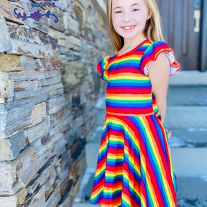 Vestido enrolado arco-íris, manga esvoaçante, super macio e amanteigado, saia circular completa para giro máximo, cores vivas e ousadas