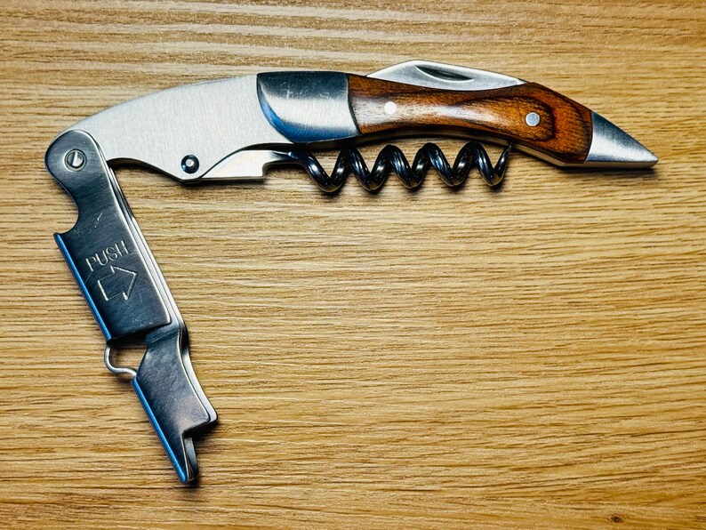 Le SERVEUR (BROWN)