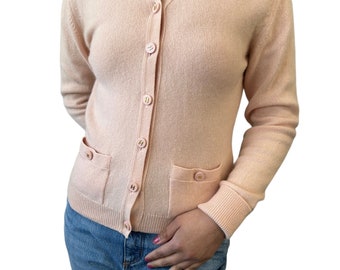 CHANEL Maglione cardigan con bottoni vintage CC Mark Top in cashmere rosa chiaro Rank AB