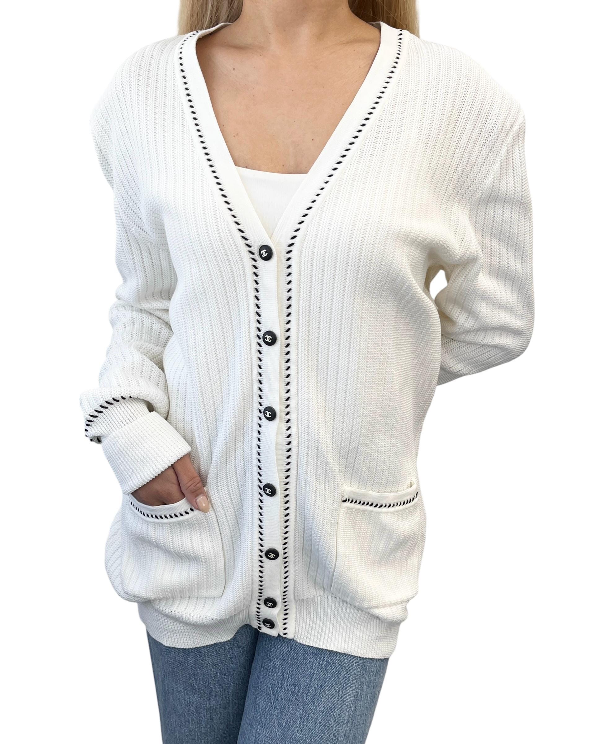 95P CHANELシャネルココマークvintage cardigan CHANEL Vintage 96P CC Logo Cardigan Sweater Top #42 Button