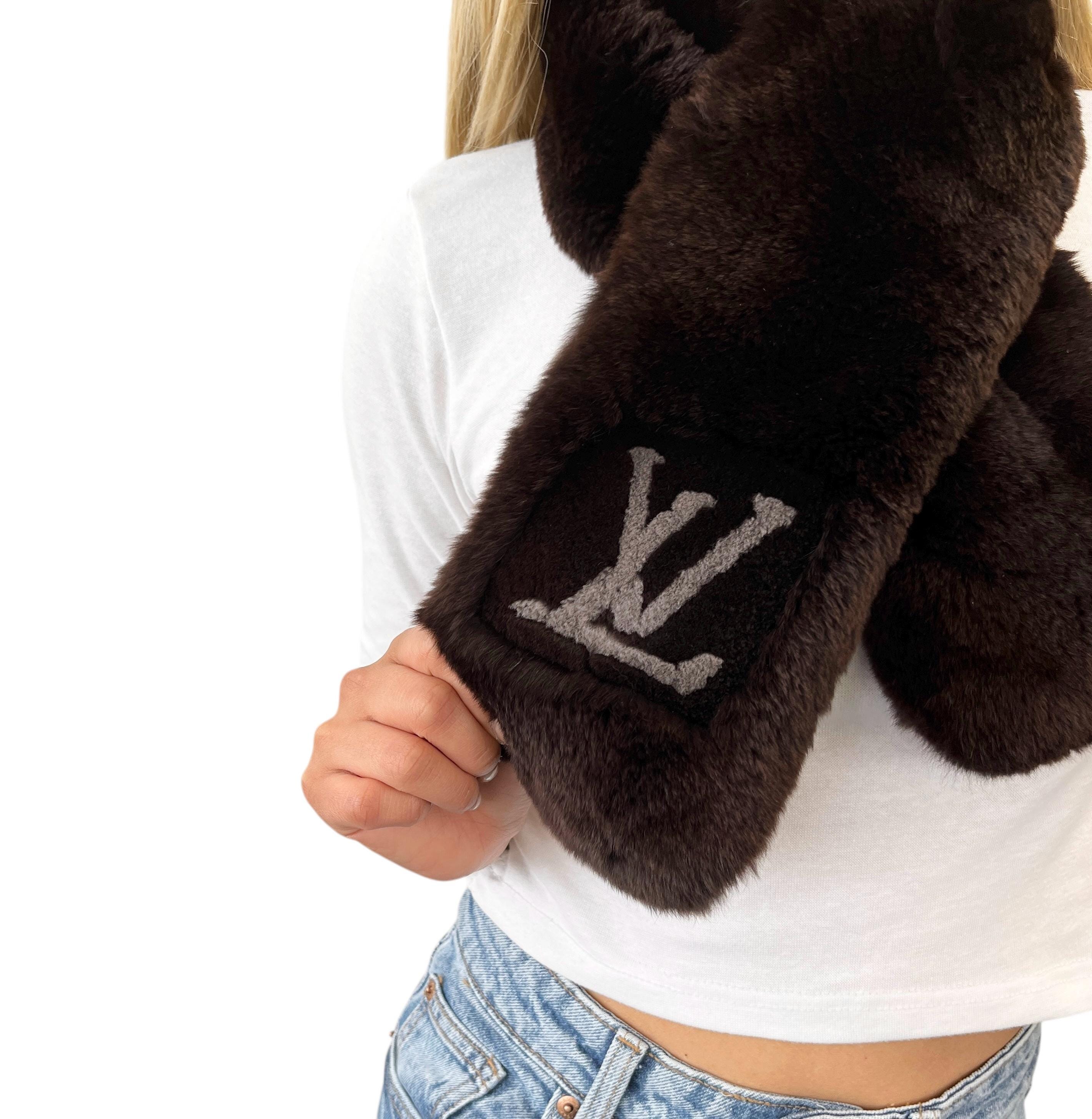 LOUIS VUITTON Vintage LV Logo Muffler Scarf Brown Gray Rabbit Fur