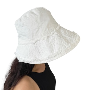 Louis Vuitton Bucket Hat Ladies Brand Sunscreen Sun Cap Outdoor Beach Hat LV  Men's and Women' in 2023