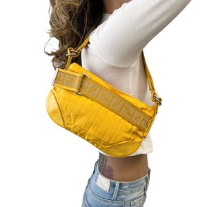 Burberry riñonera yellow hot sale