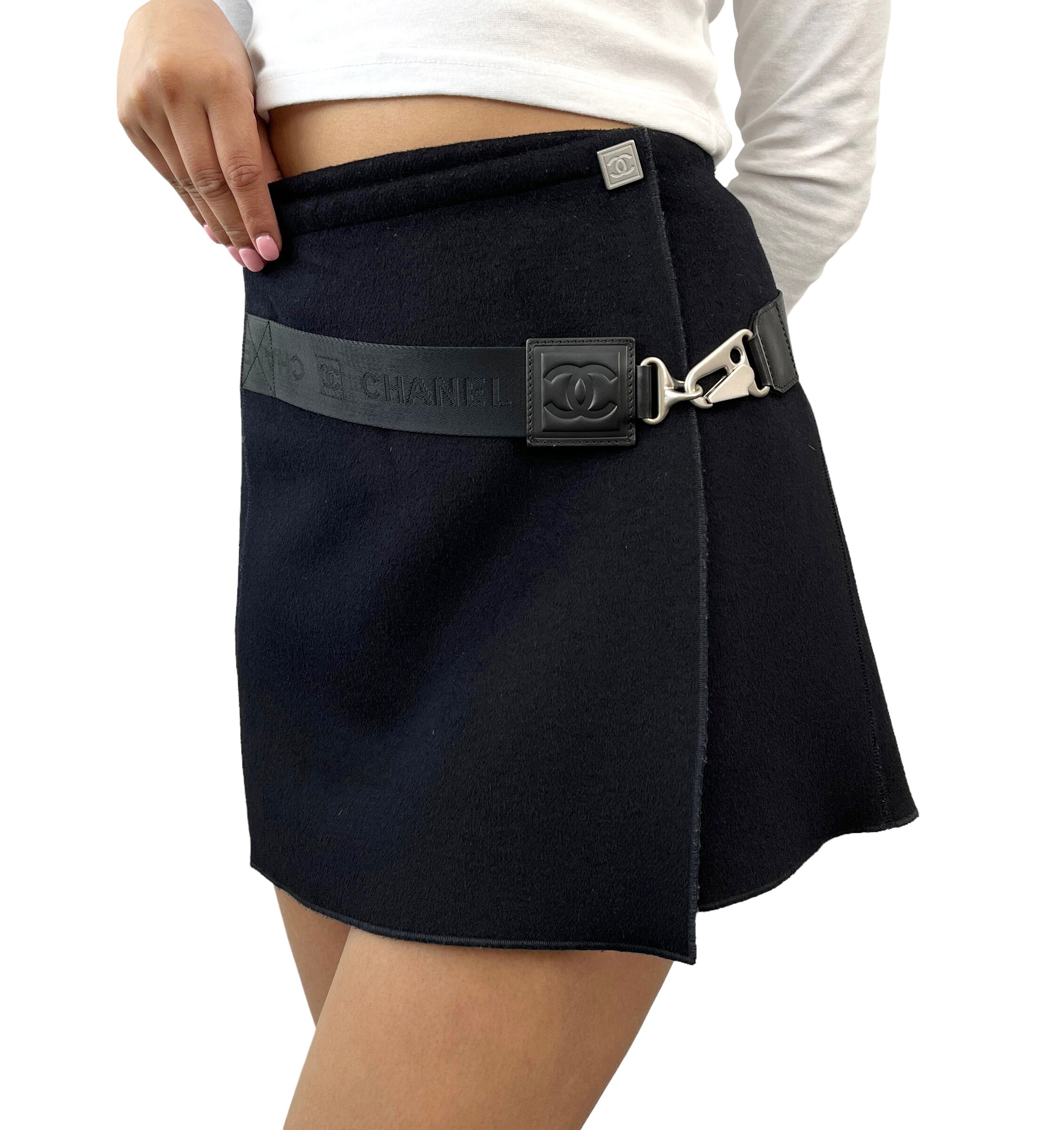 CHANEL Sport Vintage 04A CC Logo Mini Skirt 38 Wool Dark Blue - Etsy