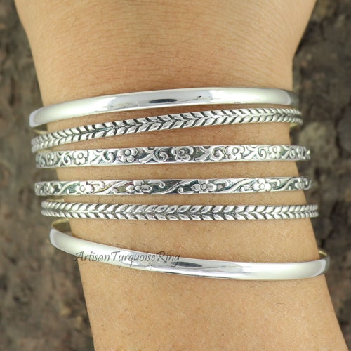 l bangle set silver 2022ss O代官山 Designer Silver Bangle Set: Flower 6 Set of Stackable Bangles - Etsy