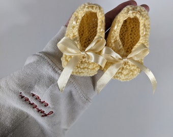 Ballet Babes (0-6 Months Hand Knitted Baby Slippers)