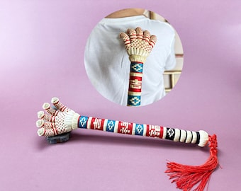 Historical heritage skills, folk artifact of scratching the back，back scratcher, back grabber
