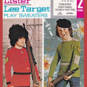 Könnte beinhalten: Ein Strickmuster für zwei Kinderpullover. Das Muster heißt "Concorde Easy-Wash Double Knitting" und stammt von Lister Lee Target. Das Muster ist für die Größen 61-76 cm Brustumfang. Das Muster kostet 15 Pence.