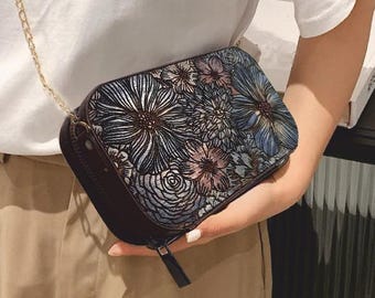 Hand-Painted Floral Wood Clutch Bag: Elegant Leather Crossbody with Metal Strap