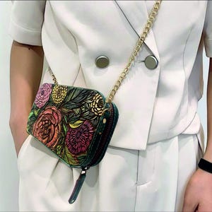 Handgeschilderde houten designer elegante handtassen met metalen band voor dames | Minimalistisch meerdere sleuven voor kaarten, smartphone, uniek