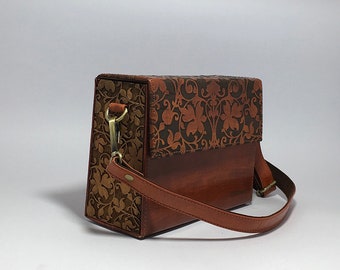 Handmade Leather Crossbody Clutch: Elegant Floral Carved Bag with Boho Strap