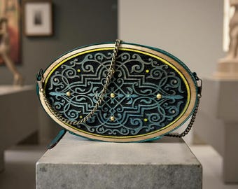 Hand-Painted Wood & Leather Crossbody Bag: Teak Clutch with Metal Chain