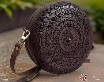 Handmade round shape wood and leather with zipper bag, Round crossbody bag, Retro shoulder bag, Leather strap wooden bag, Vintage wooden bag