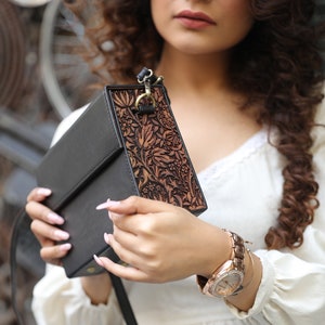 Handgemaakte designer crossbody clutch leren elegante tassen met bohoriem voor dames, meerdere slots voor kaarten, smartphone | Gemaakt in India