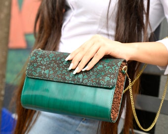 Handmade Leather Crossbody Clutch: Teak Wood Accent, Boho Strap